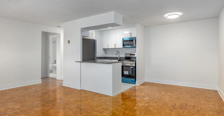 7555 Goreway Lp, Mississauga, ON, L4T 3M9 - 6