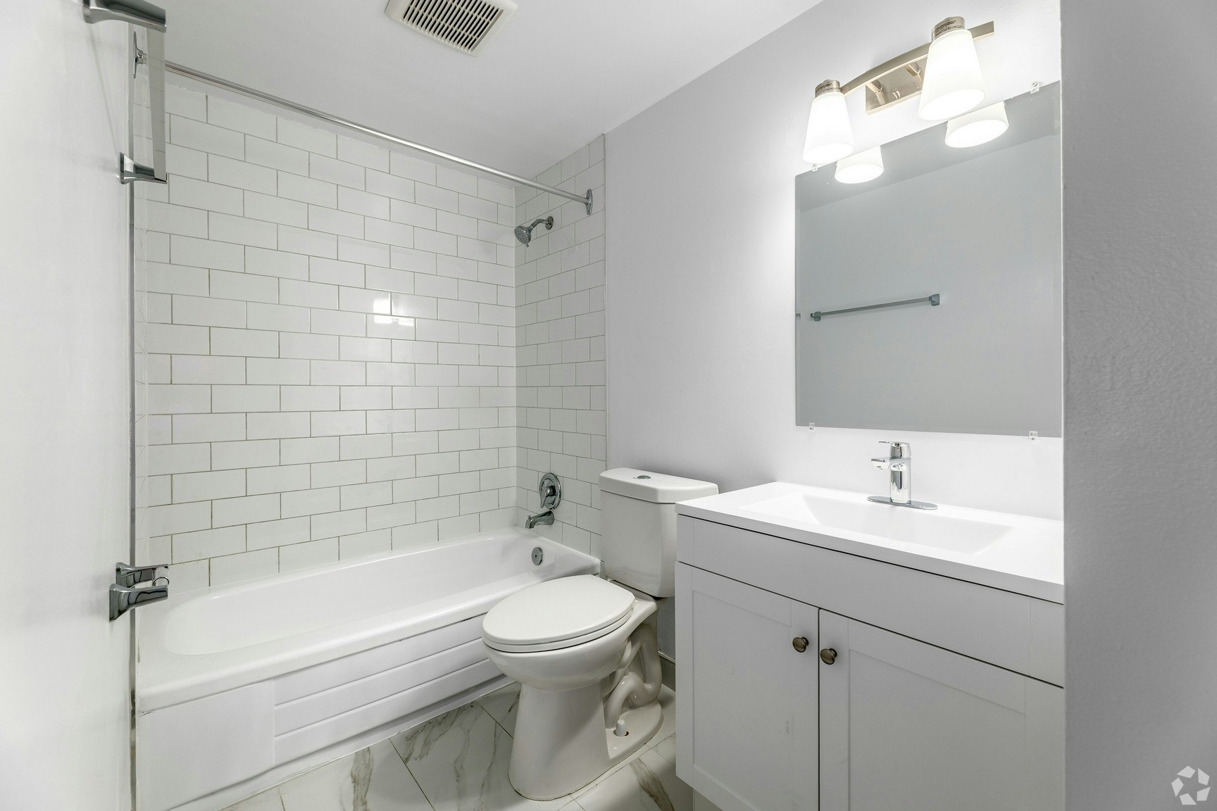 7555 Goreway Lp, Mississauga, ON, L4T 3M9 - 2