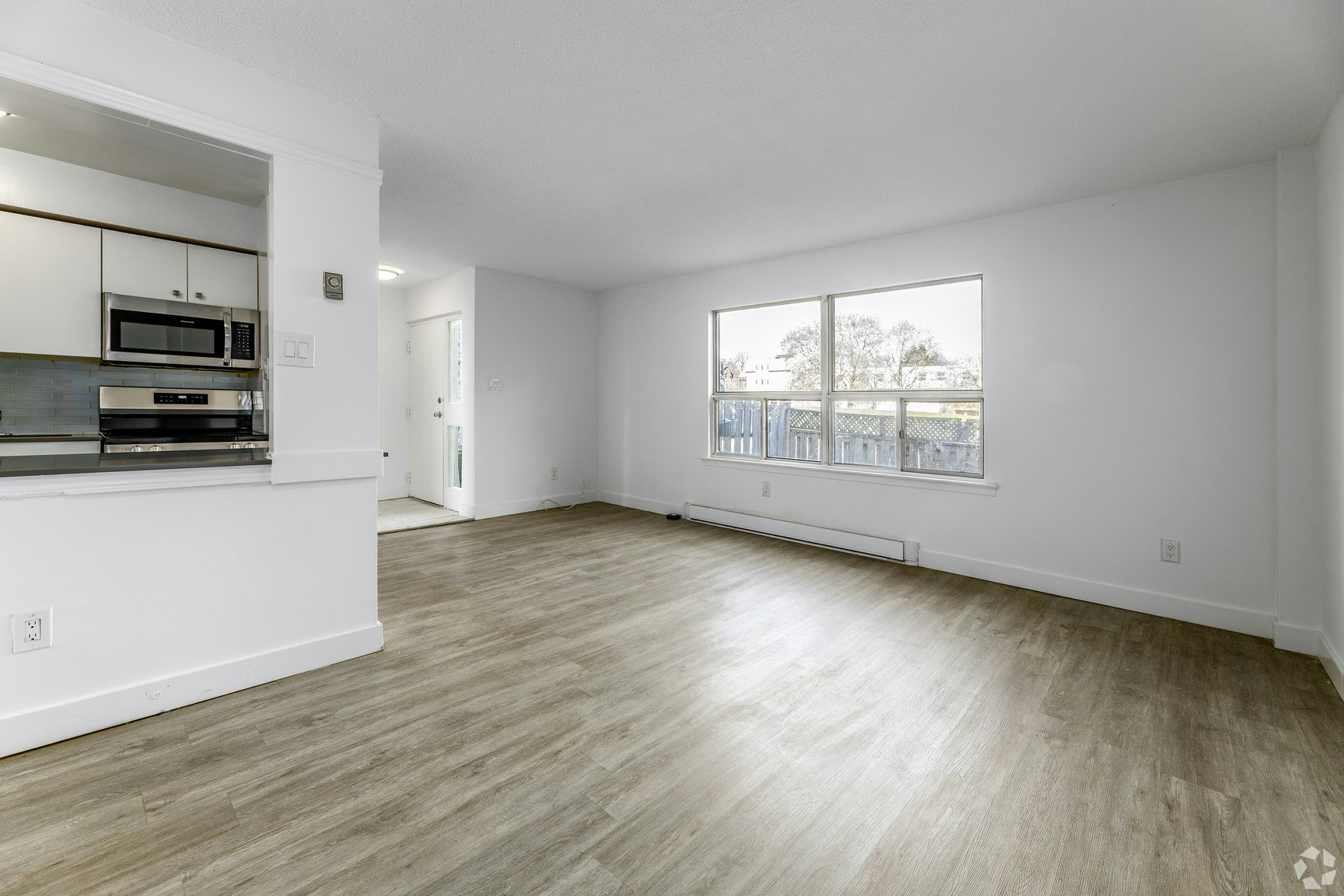 7555 Goreway Lp, Mississauga, ON, L4T 3M9 - 4