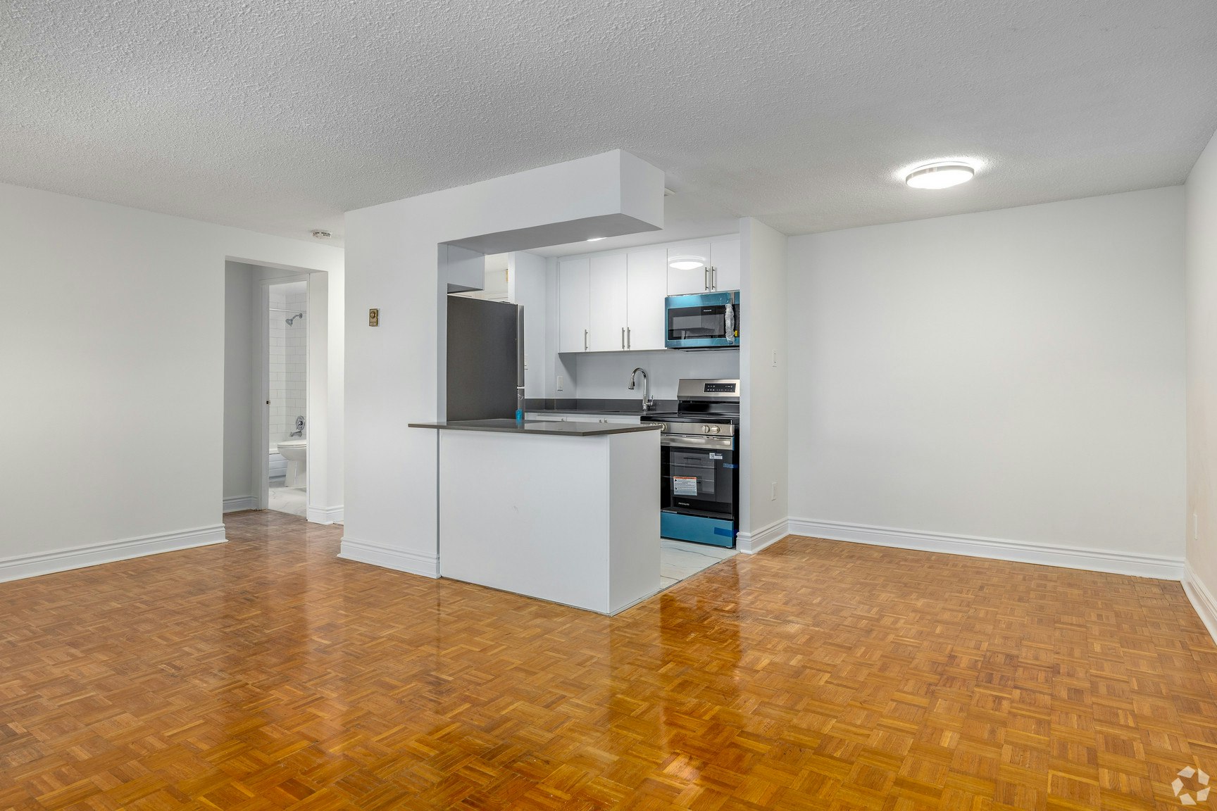 7555 Goreway Lp, Mississauga, ON, L4T 3M9 - 6