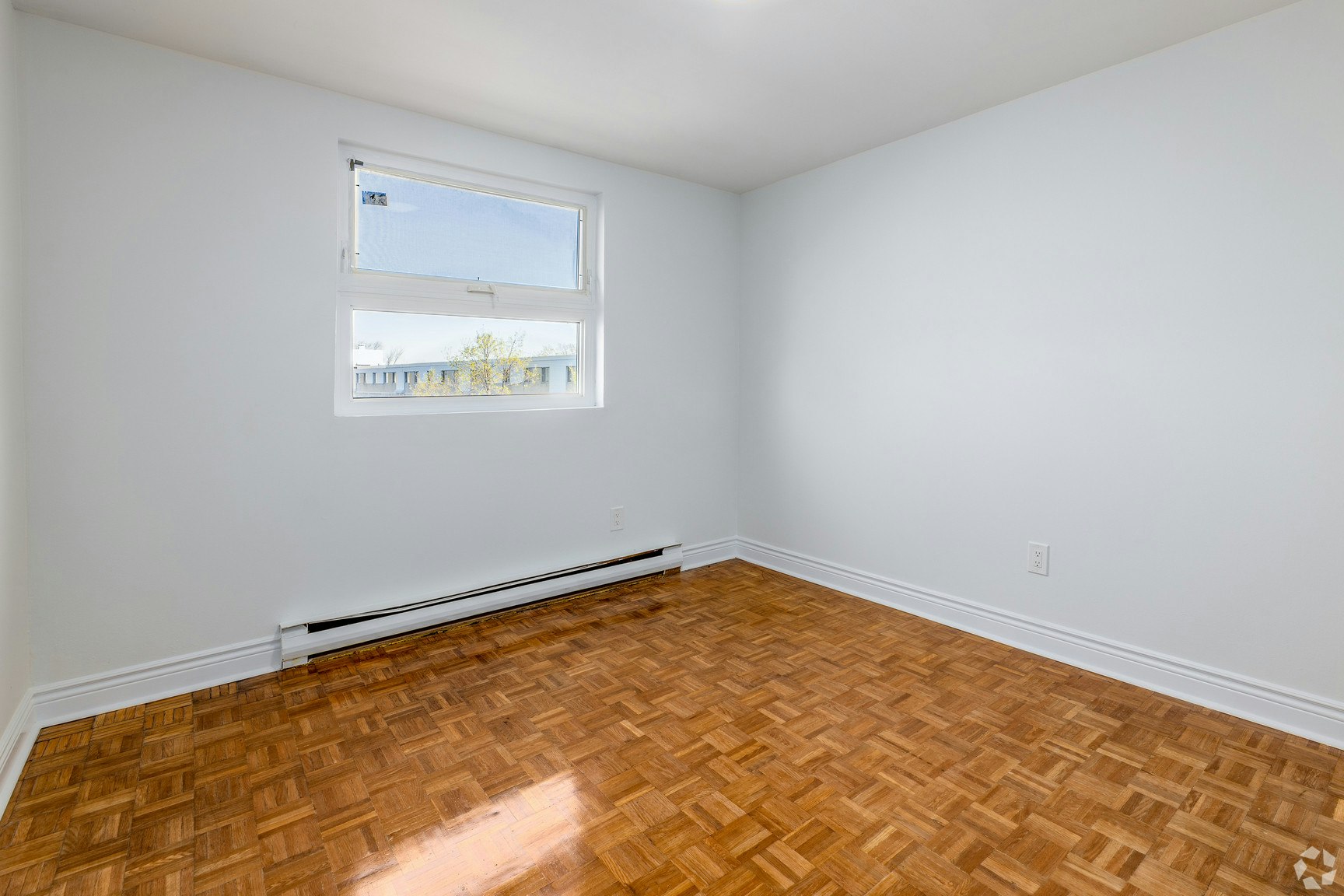 7555 Goreway Lp, Mississauga, ON, L4T 3M9 - 7