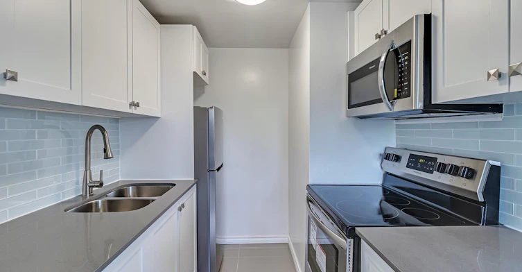 0262-7555 Goreway Lp, Mississauga, ON, L4T 3M9 - 7
