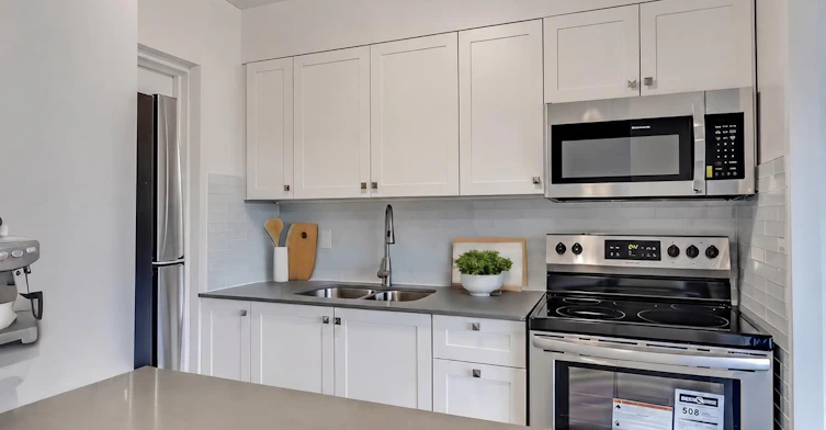 0278-7555 Goreway Lp, Mississauga, ON, L4T 3M9 - 3