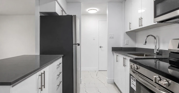 0278-7555 Goreway Lp, Mississauga, ON, L4T 3M9 - 4