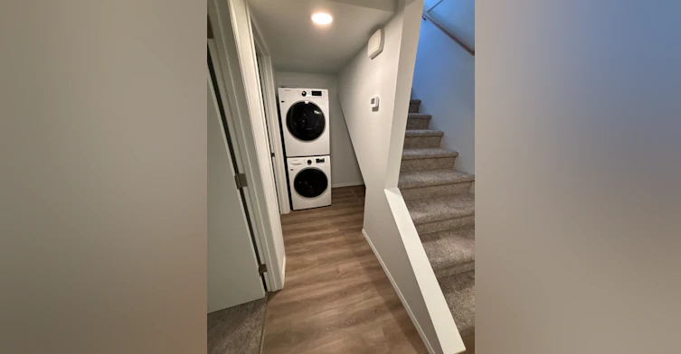 Lower G3-11205 68 Street Northwest, Edmonton, AB, T5B 1N6 - 10