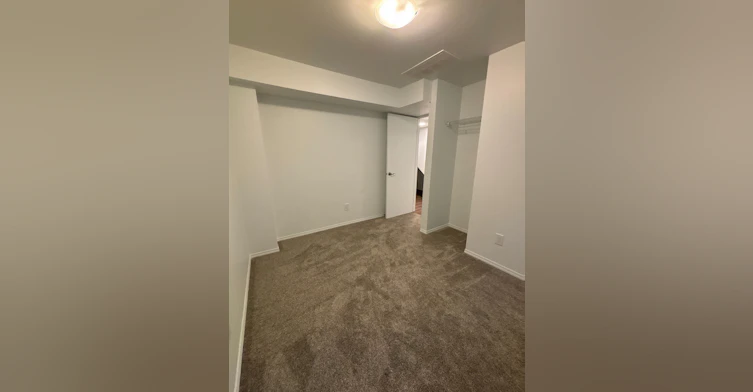 Lower G3-11205 68 Street Northwest, Edmonton, AB, T5B 1N6 - 11