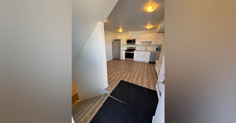 Lower G3-11205 68 Street Northwest, Edmonton, AB, T5B 1N6 - 7