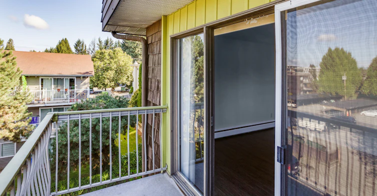 33690 Marshall Road, Abbotsford, BC, V2S 1L2 - 2