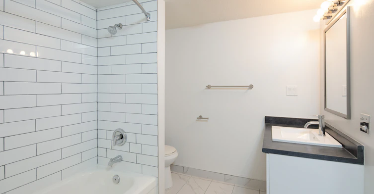 33690 Marshall Road, Abbotsford, BC, V2S 1L2 - 13