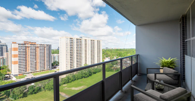 24 Mabelle Avenue, Toronto, ON, M9A 4X7 - 5