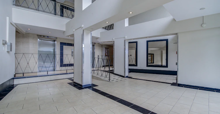 0318-981 Main Street West, Hamilton, ON, L8S 1A8 - 17