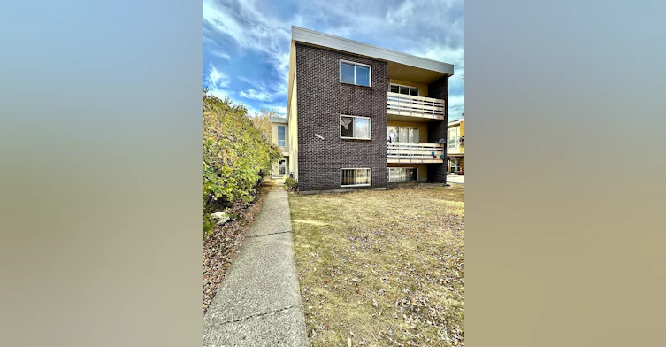 101-11832 105 Street NW, Edmonton, AB, T5G 2N2