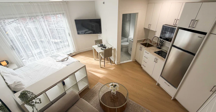 Studio-2145 Fleury Rue Est, Montréal, QC, H2B 1J8 - 2
