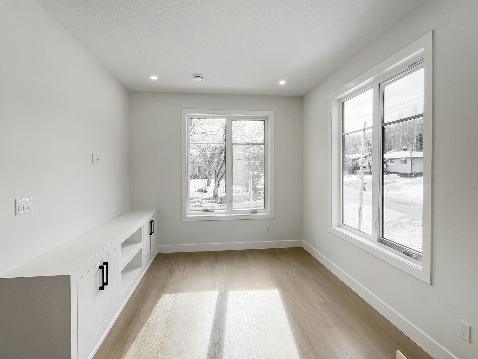 Upper-8604 33 Avenue Northwest, Calgary, AB, T3B 1M3 - 6