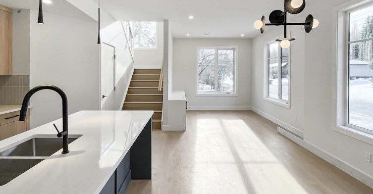 Upper-8604 33 Avenue Northwest, Calgary, AB, T3B 1M3 - 2