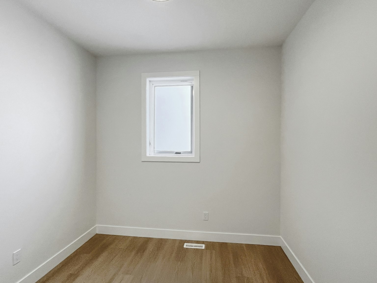 Upper-8604 33 Avenue Northwest, Calgary, AB, T3B 1M3 - 10