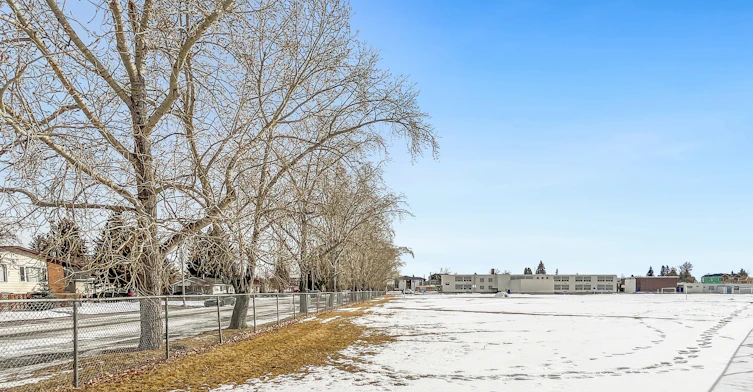 Upper-8604 33 Avenue Northwest, Calgary, AB, T3B 1M3 - 32