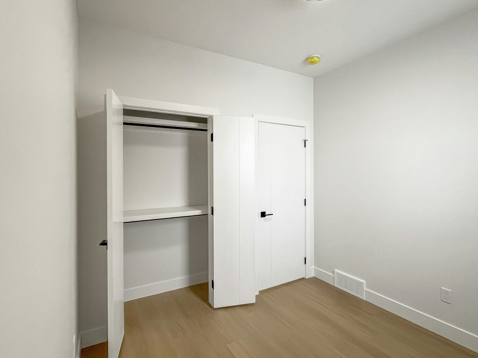 Upper-8604 33 Avenue Northwest, Calgary, AB, T3B 1M3 - 18