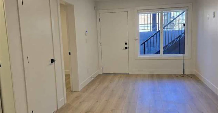 15571 Victoria Avenue, Surrey, BC, V4B 1H8 - 13