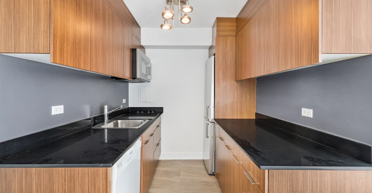 3475 De La Montagne Rue, Montréal, QC, H3G 2A4 - 2
