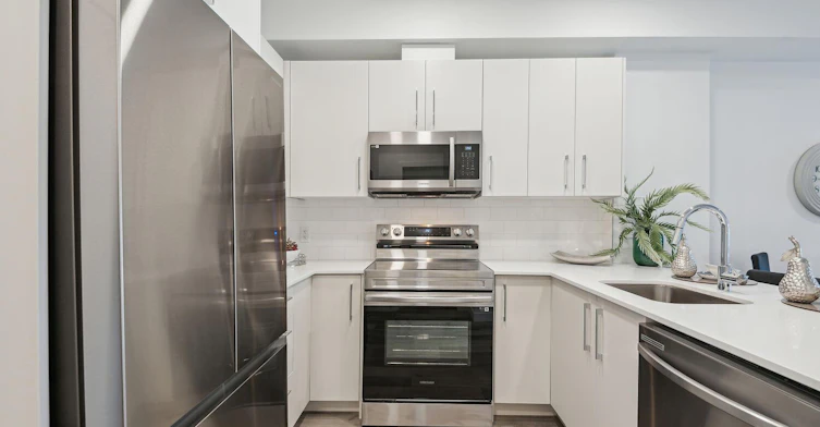 612 67 Avenue Southwest, Calgary, AB, T2V 4Z1 - 8