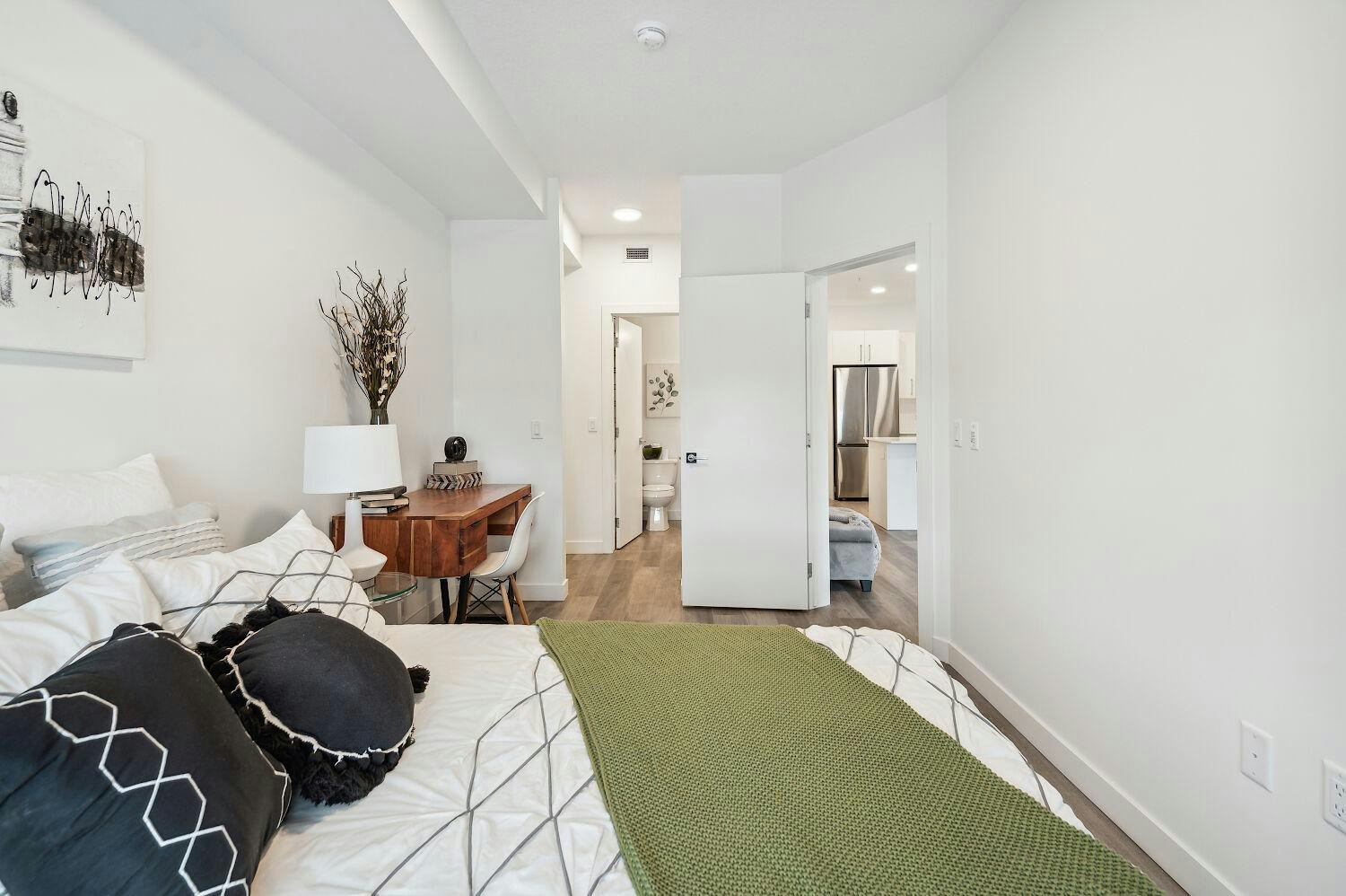 612 67 Avenue Southwest, Calgary, AB, T2V 4Z1 - 7