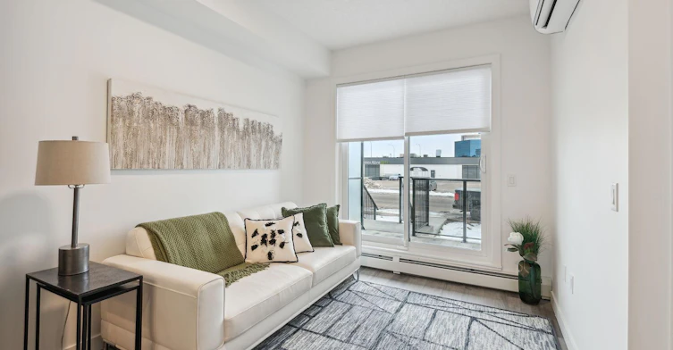 612 67 Avenue Southwest, Calgary, AB, T2V 4Z1 - 9