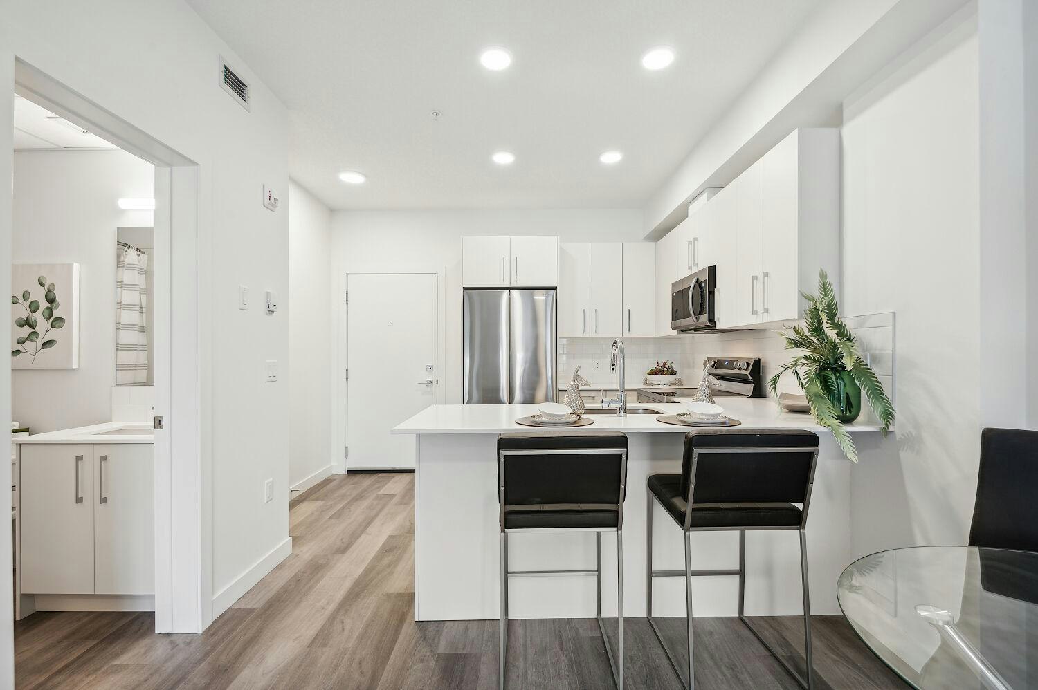 612 67 Avenue Southwest, Calgary, AB, T2V 4Z1 - 6