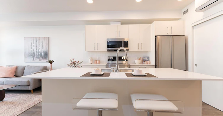 612 67 Avenue Southwest, Calgary, AB, T2V 4Z1 - 2