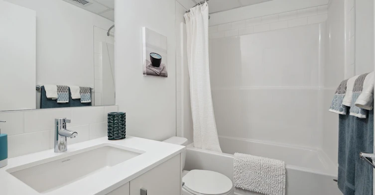 612 67 Avenue Southwest, Calgary, AB, T2V 4Z1 - 4