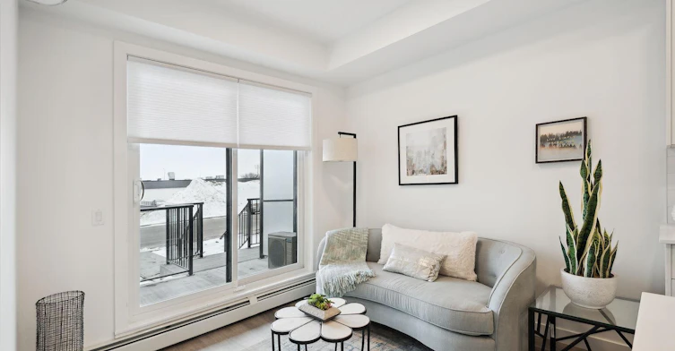 612 67 Avenue Southwest, Calgary, AB, T2V 4Z1 - 2