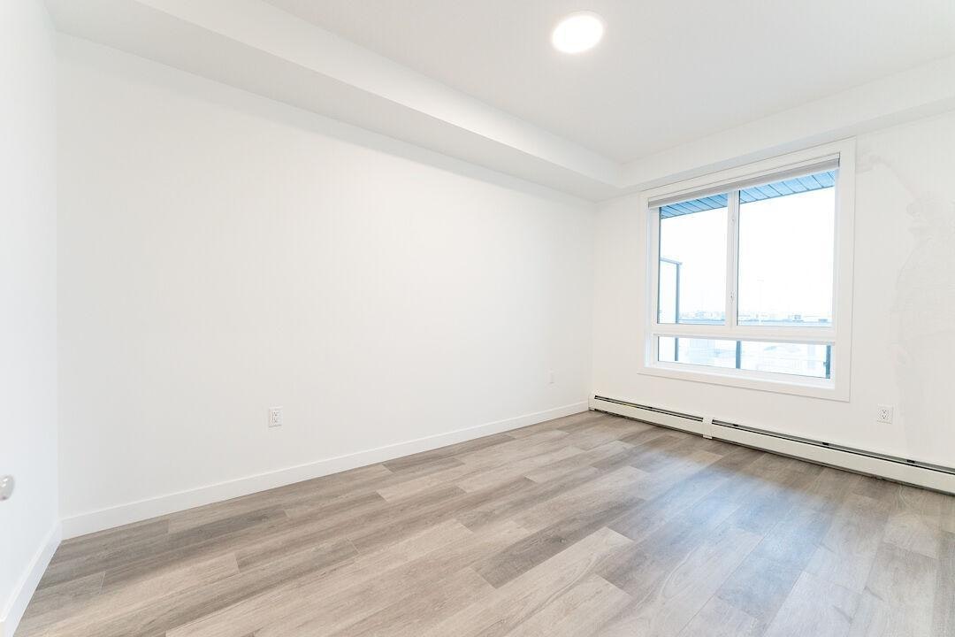612 67 Avenue Southwest, Calgary, AB, T2V 4Z1 - 4