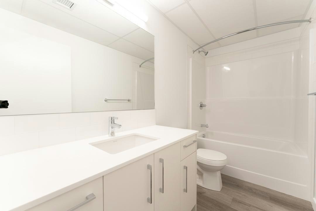 612 67 Avenue Southwest, Calgary, AB, T2V 4Z1 - 9