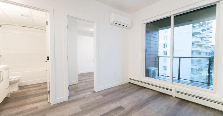 612 67 Avenue Southwest, Calgary, AB, T2V 4Z1 - 5