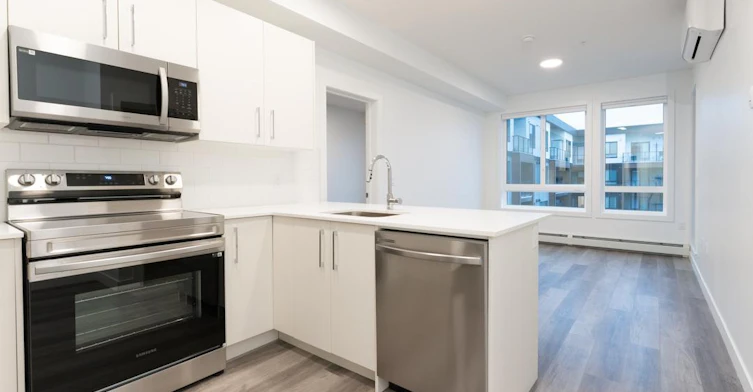 612 67 Avenue Southwest, Calgary, AB, T2V 4Z1 - 4