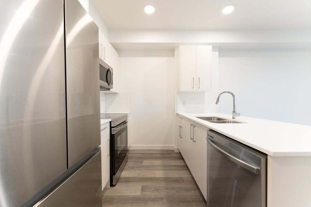 612 67 Avenue Southwest, Calgary, AB, T2V 4Z1 - 4