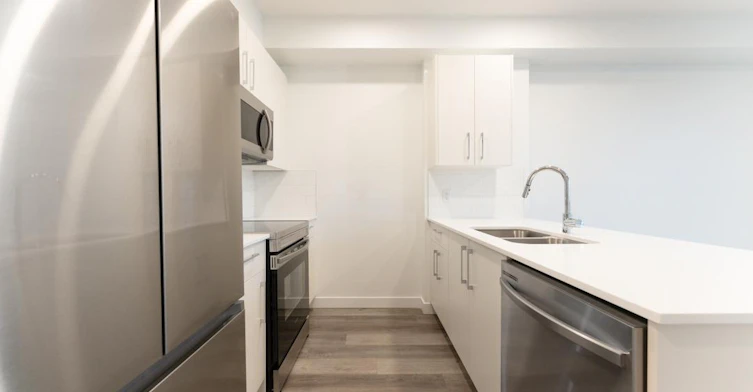 612 67 Avenue Southwest, Calgary, AB, T2V 4Z1 - 4