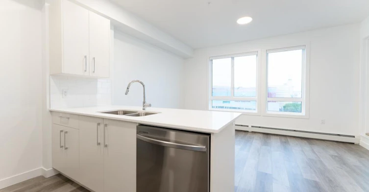 612 67 Avenue Southwest, Calgary, AB, T2V 4Z1 - 5