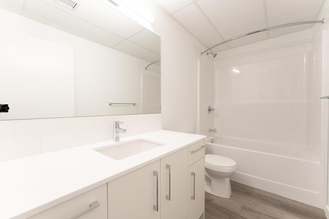 612 67 Avenue Southwest, Calgary, AB, T2V 4Z1 - 2