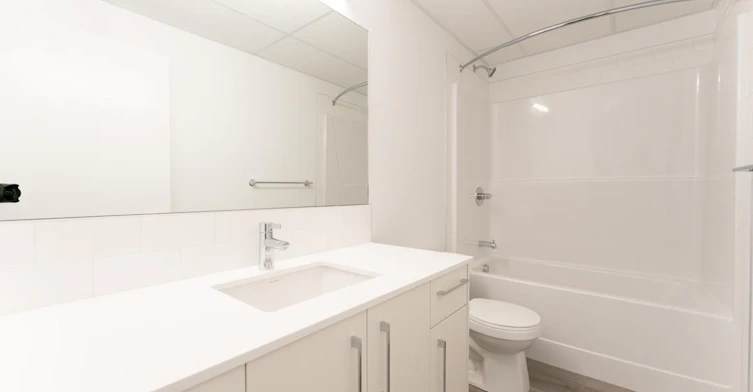 612 67 Avenue Southwest, Calgary, AB, T2V 4Z1 - 2