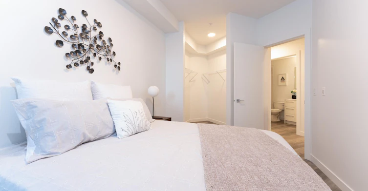 612 67 Avenue Southwest, Calgary, AB, T2V 4Z1 - 6