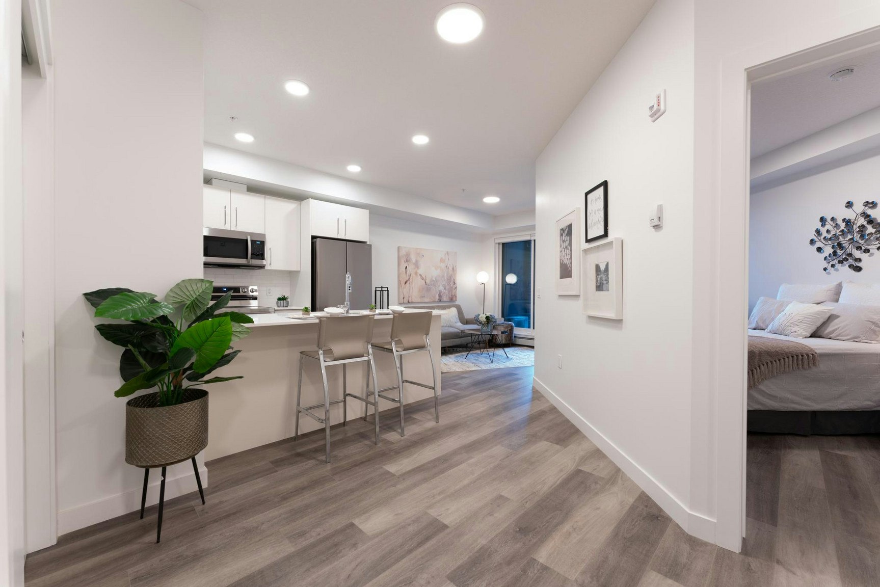 612 67 Avenue Southwest, Calgary, AB, T2V 4Z1