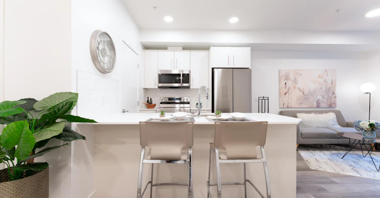 612 67 Avenue Southwest, Calgary, AB, T2V 4Z1 - 2