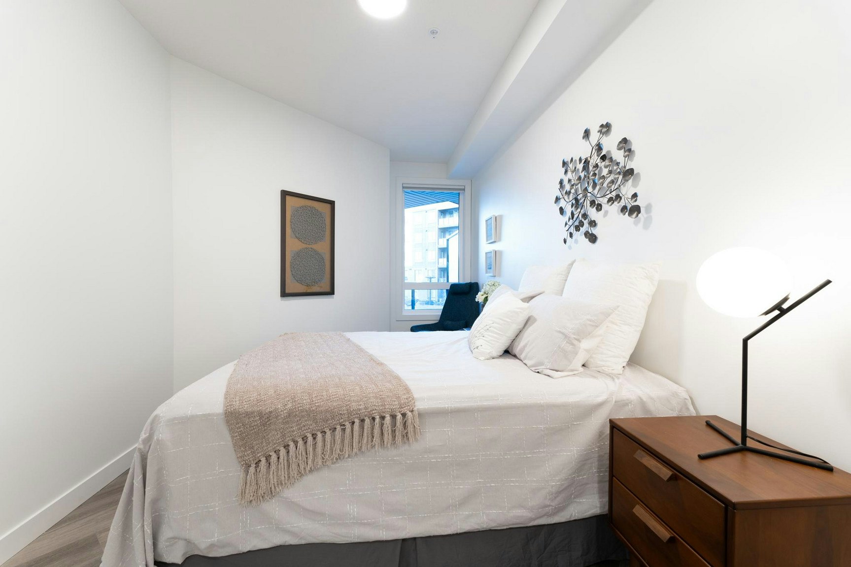 612 67 Avenue Southwest, Calgary, AB, T2V 4Z1 - 4