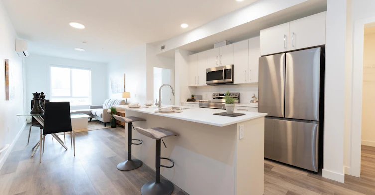 612 67 Avenue Southwest, Calgary, AB, T2V 4Z1 - 4