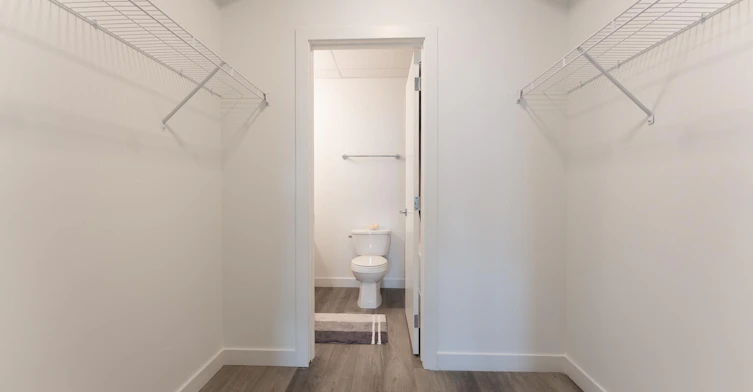 612 67 Avenue Southwest, Calgary, AB, T2V 4Z1 - 11