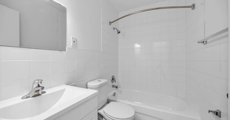 2070 Camilla Road, Mississauga, ON, L5A 2J7 - 16