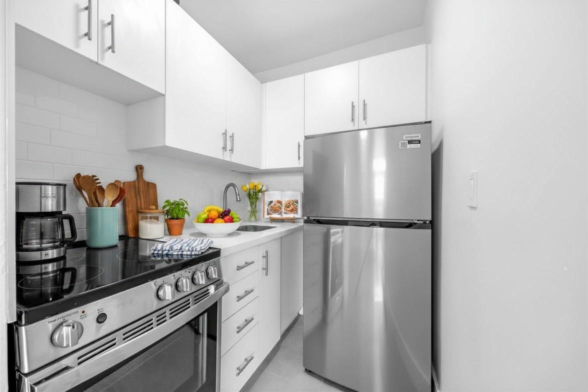 2070 Camilla Road, Mississauga, ON, L5A 2J7 - 8