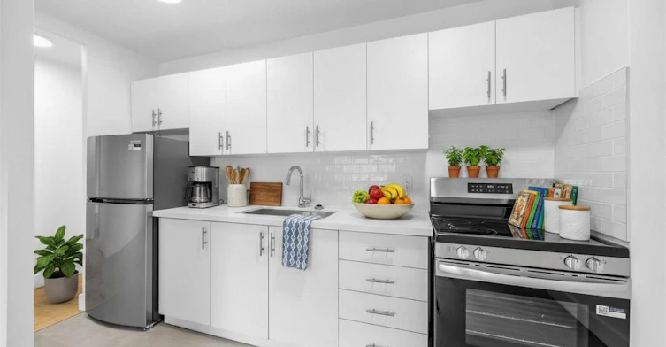 2070 Camilla Road, Mississauga, ON, L5A 2J7 - 3