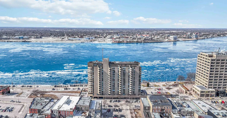 1306-155 Front Street North, Sarnia, ON, N7T 7V5 - 25